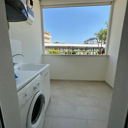 Bright Flat With Shared Pool Διαμέρισμα Μπιμπιόνε