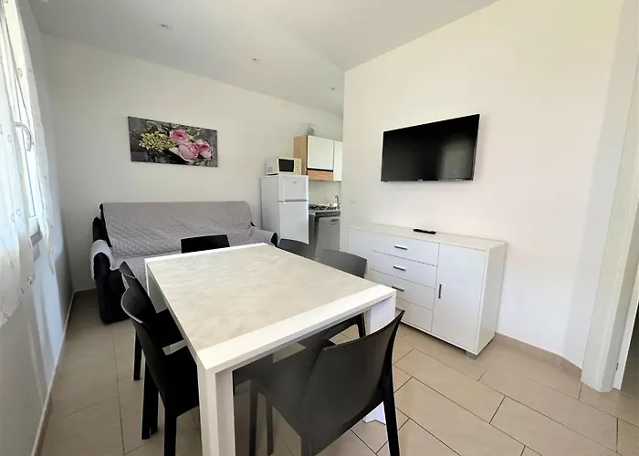 Bright Flat With Shared Pool * Бибионе