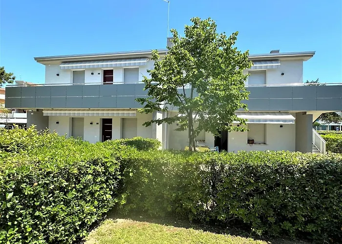 Bright Flat With Shared Pool 아파트 *